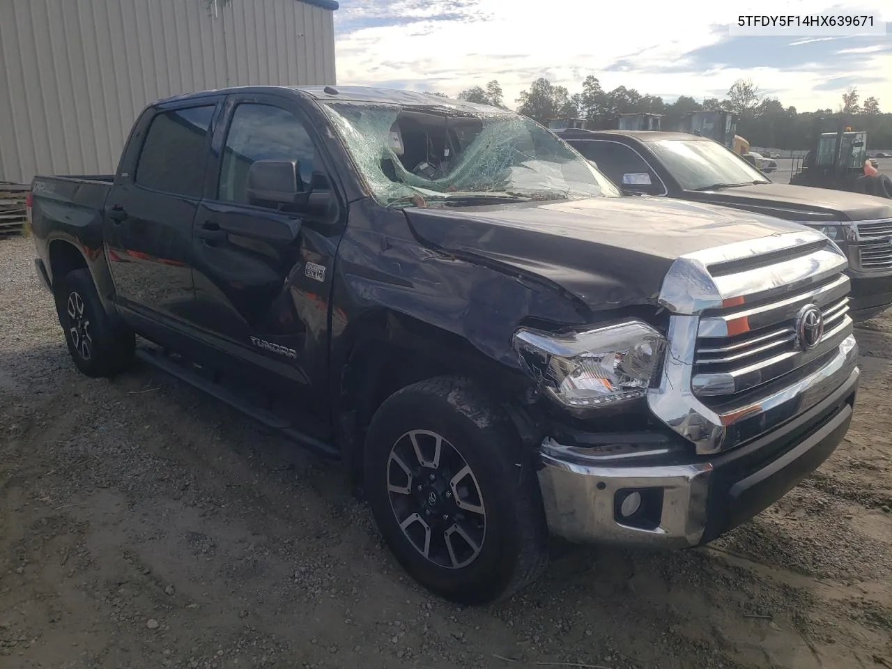 5TFDY5F14HX639671 2017 Toyota Tundra Crewmax Sr5