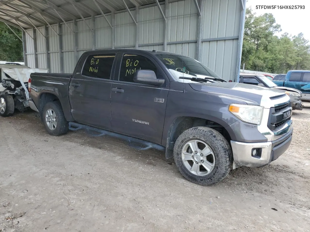 2017 Toyota Tundra Crewmax Sr5 VIN: 5TFDW5F16HX625793 Lot: 70440394