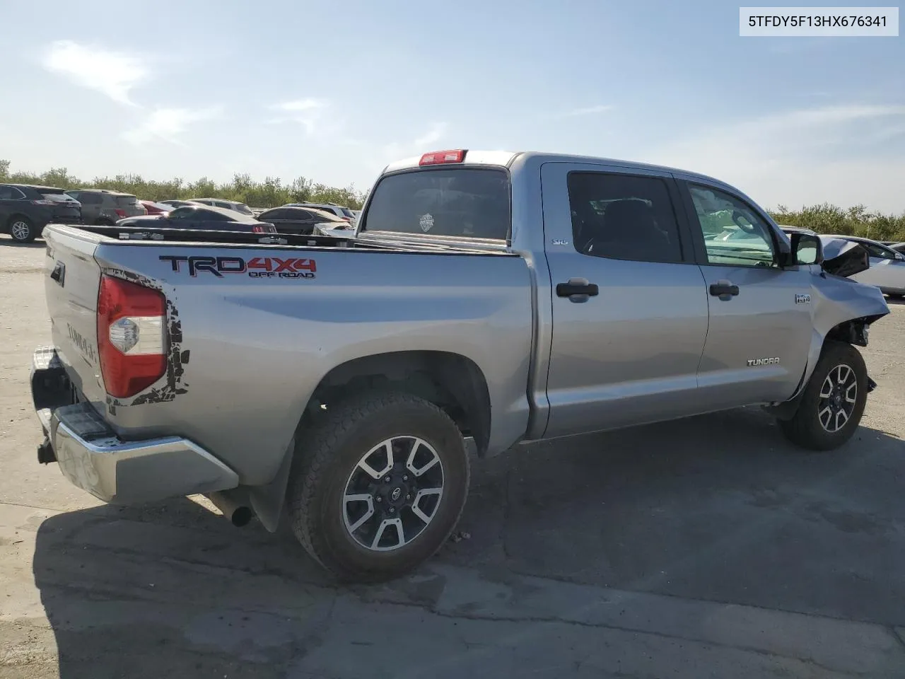 5TFDY5F13HX676341 2017 Toyota Tundra Crewmax Sr5