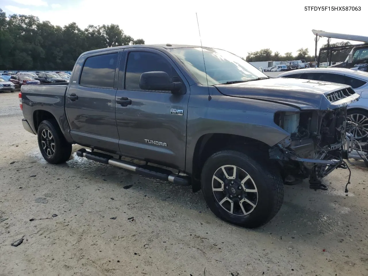 2017 Toyota Tundra Crewmax Sr5 VIN: 5TFDY5F15HX587063 Lot: 73116354