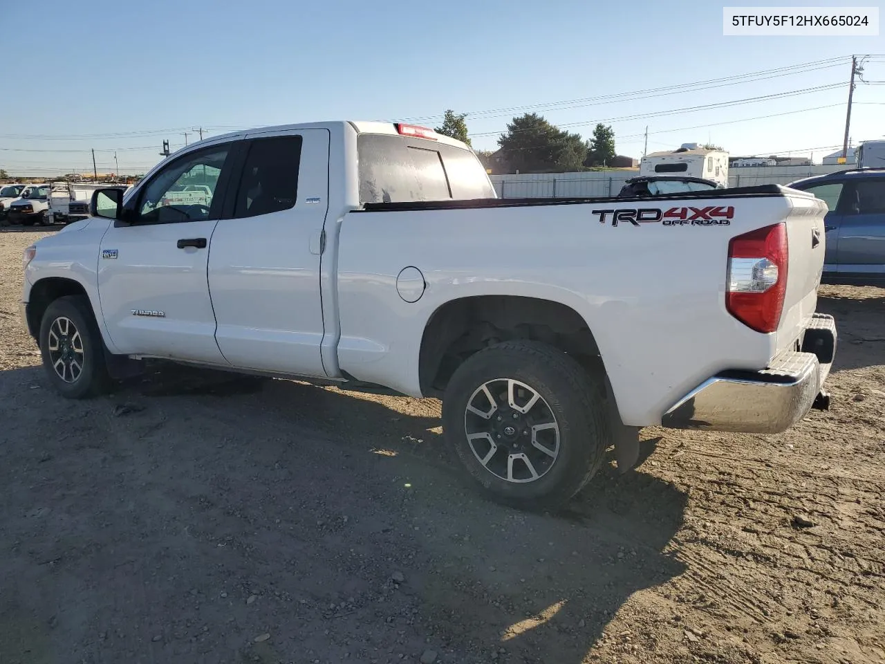 5TFUY5F12HX665024 2017 Toyota Tundra Double Cab Sr