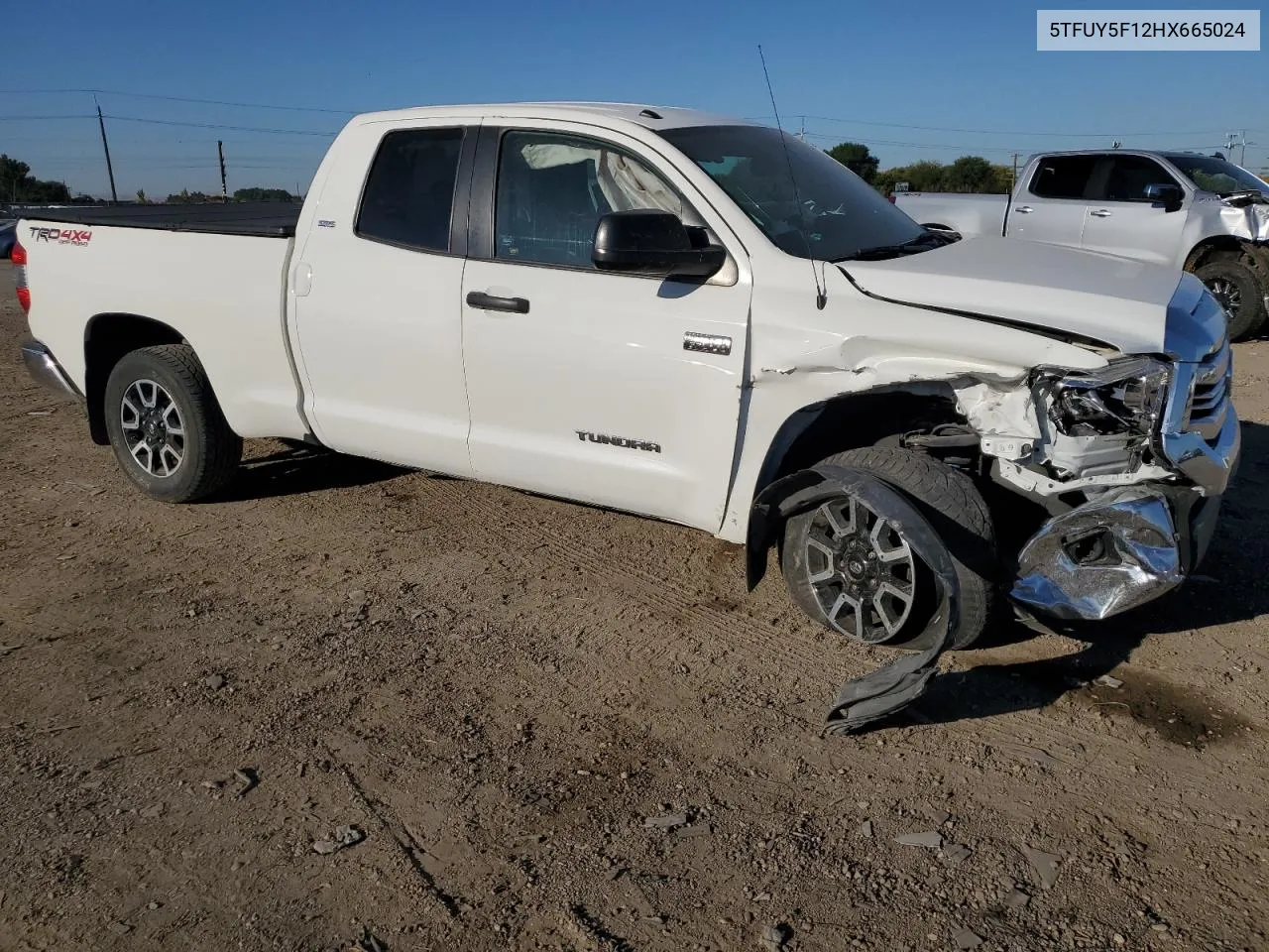 5TFUY5F12HX665024 2017 Toyota Tundra Double Cab Sr