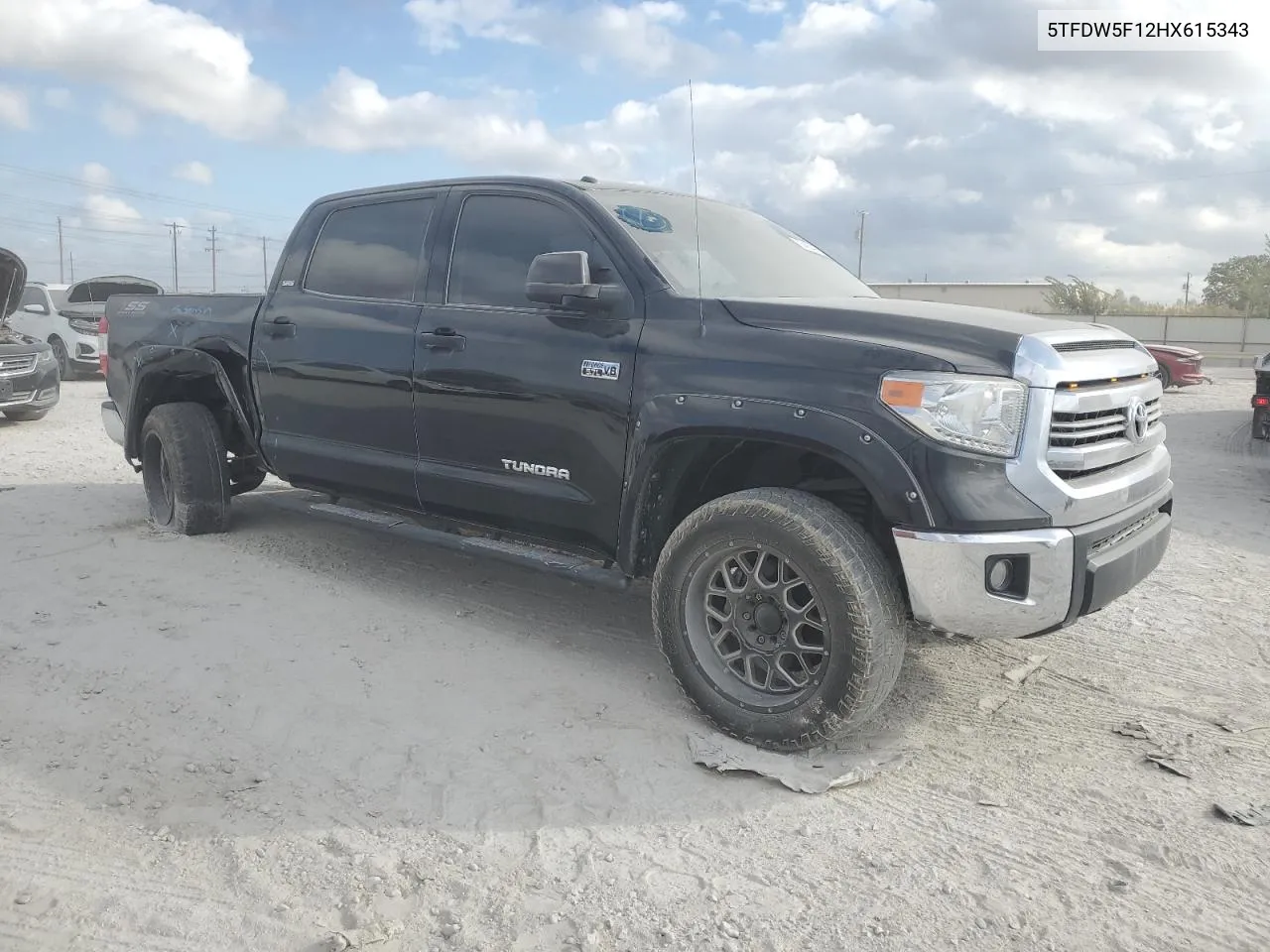 5TFDW5F12HX615343 2017 Toyota Tundra Crewmax Sr5