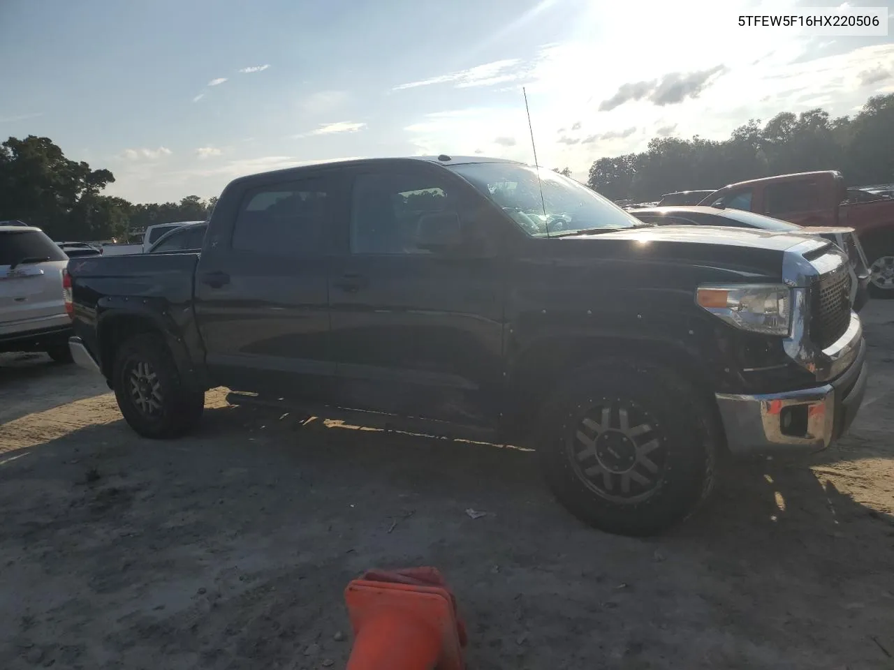 2017 Toyota Tundra Crewmax Sr5 VIN: 5TFEW5F16HX220506 Lot: 73880234