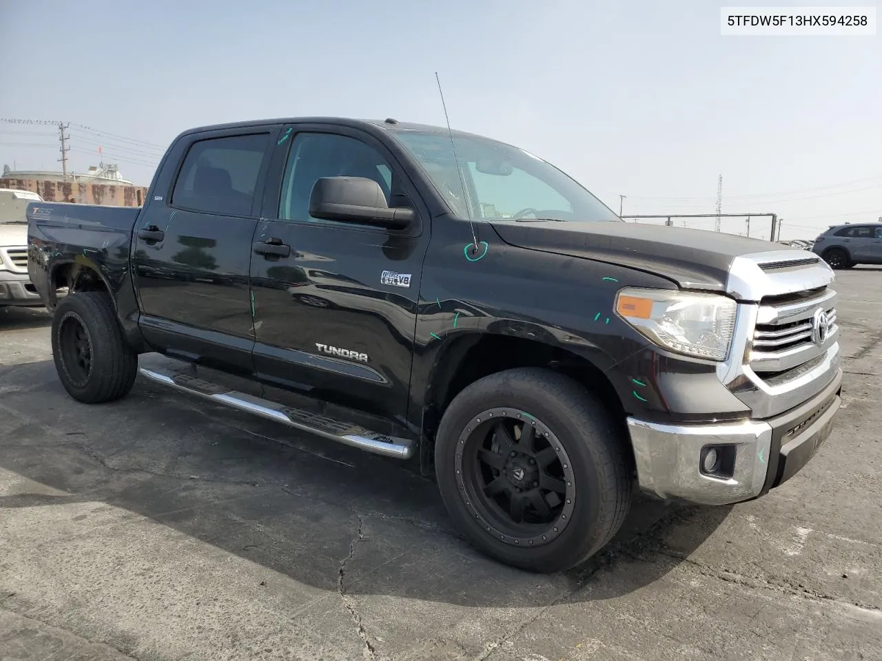 5TFDW5F13HX594258 2017 Toyota Tundra Crewmax Sr5