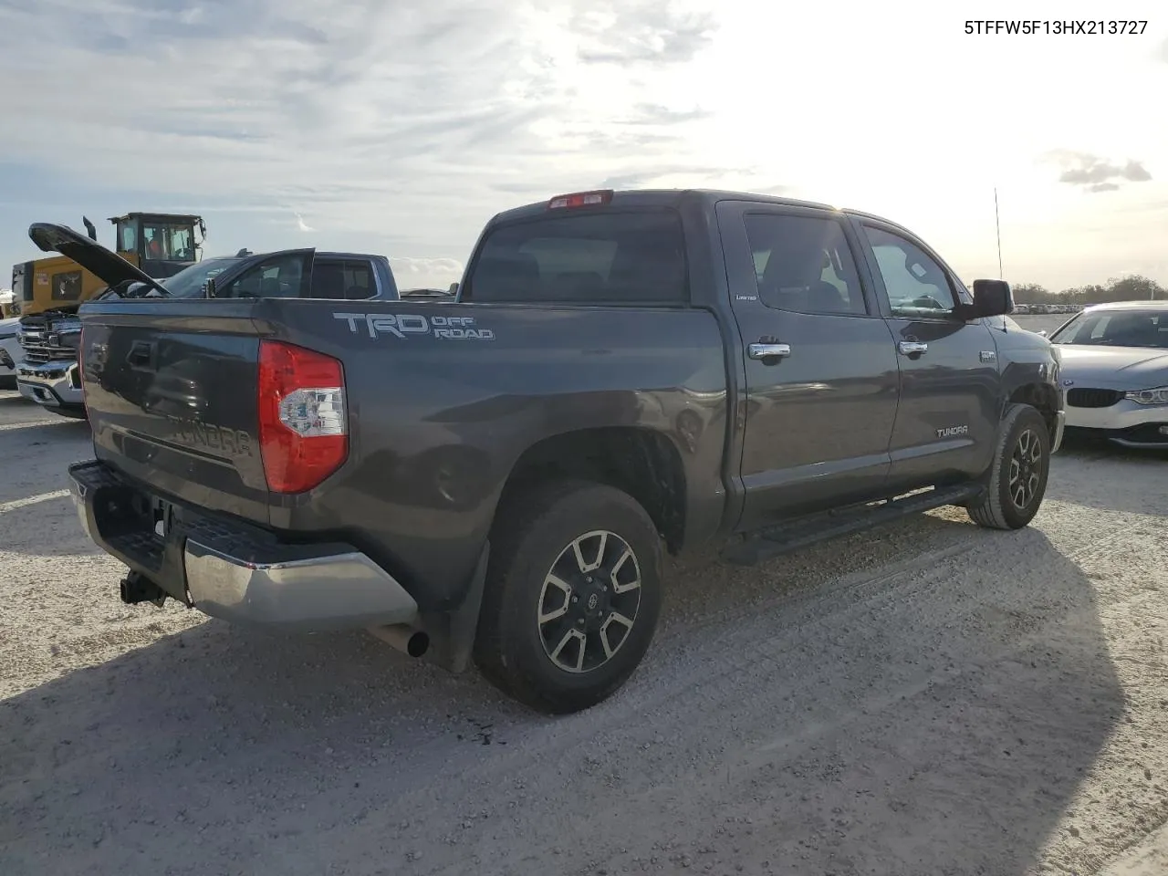 5TFFW5F13HX213727 2017 Toyota Tundra Crewmax Limited