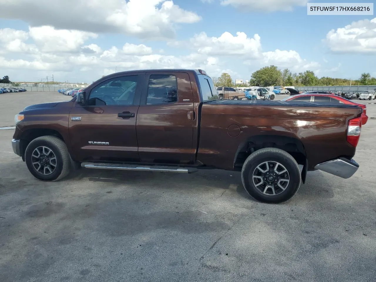 5TFUW5F17HX668216 2017 Toyota Tundra Double Cab Sr