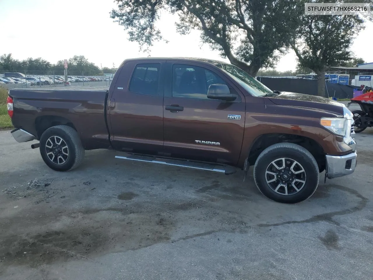 5TFUW5F17HX668216 2017 Toyota Tundra Double Cab Sr