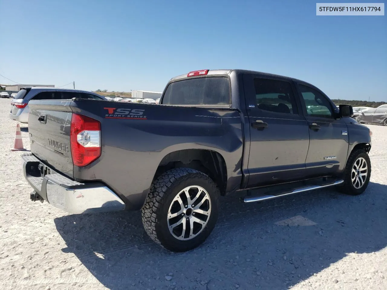 2017 Toyota Tundra Crewmax Sr5 VIN: 5TFDW5F11HX617794 Lot: 77662984