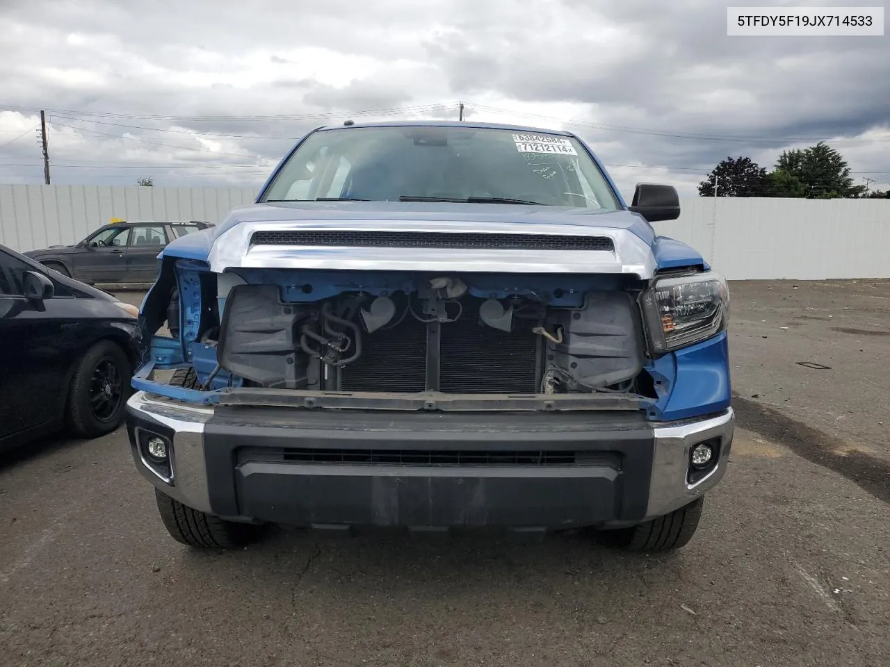 5TFDY5F19JX714533 2018 Toyota Tundra Crewmax Sr5