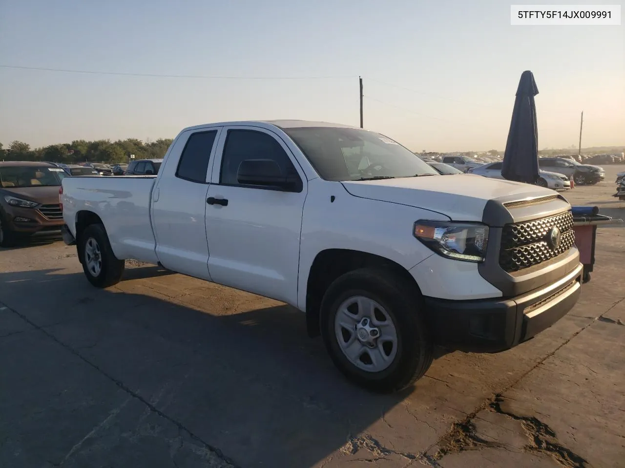 5TFTY5F14JX009991 2018 Toyota Tundra Double Cab Sr