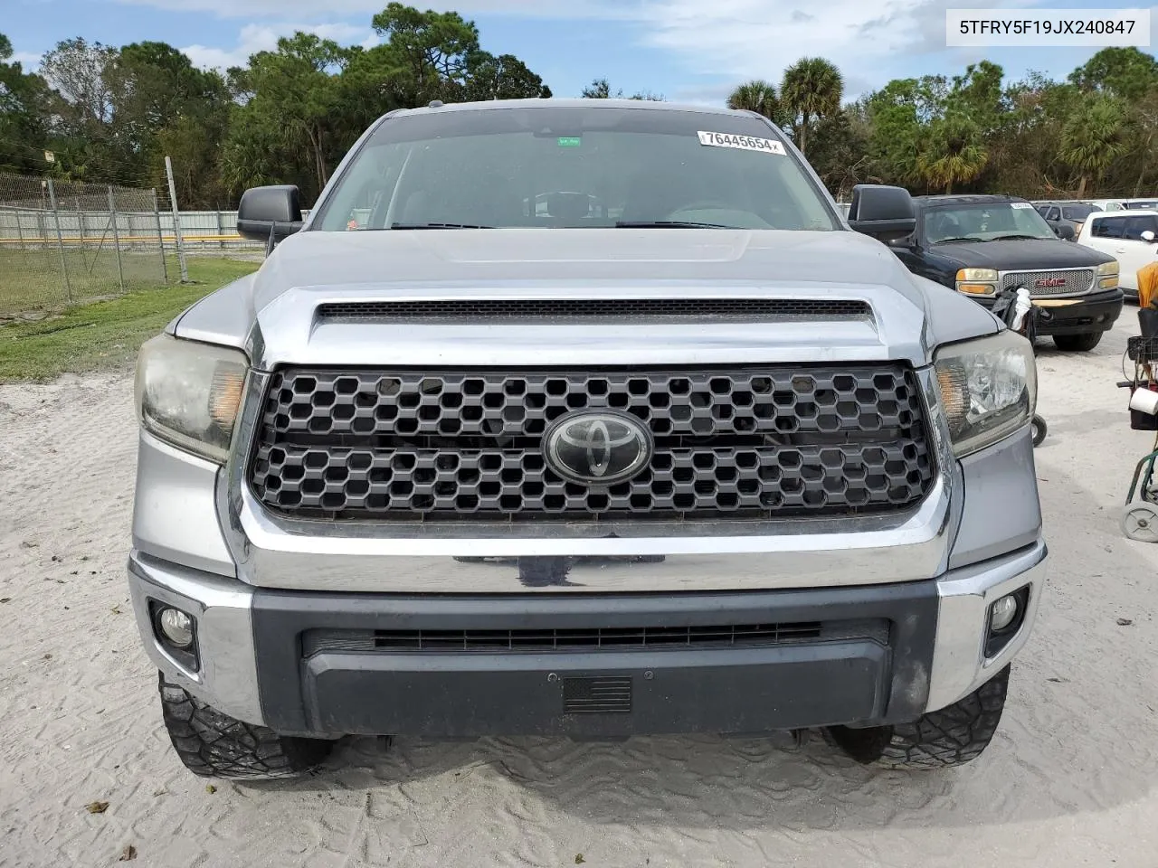 5TFRY5F19JX240847 2018 Toyota Tundra Double Cab Sr