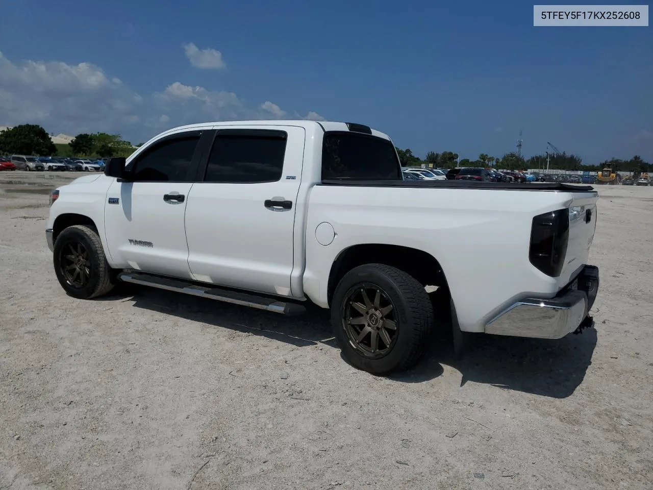 5TFEY5F17KX252608 2019 Toyota Tundra Crewmax Sr5