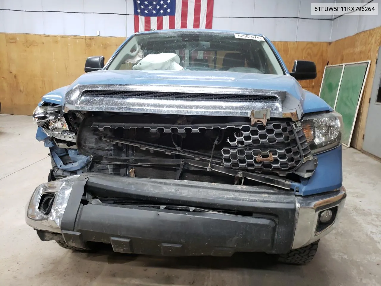 5TFUW5F11KX796264 2019 Toyota Tundra Double Cab Sr