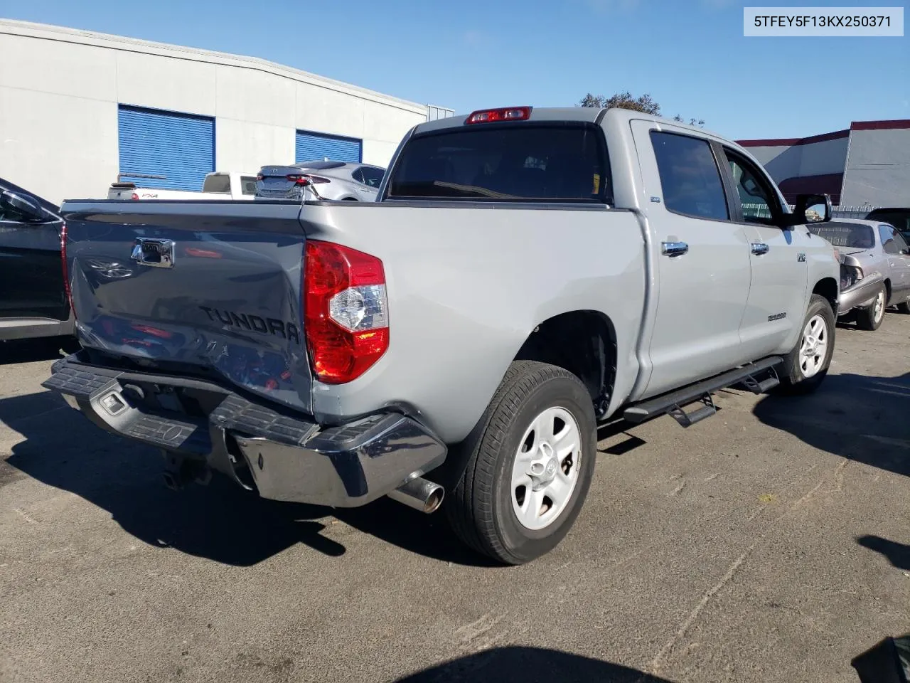 2019 Toyota Tundra Crewmax Sr5 VIN: 5TFEY5F13KX250371 Lot: 70698894