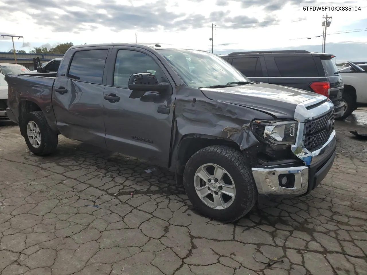 5TFDW5F10KX835104 2019 Toyota Tundra Crewmax Sr5