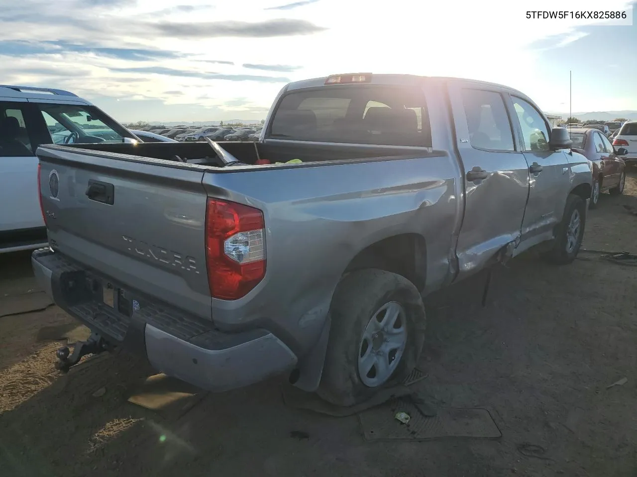 5TFDW5F16KX825886 2019 Toyota Tundra Crewmax Sr5