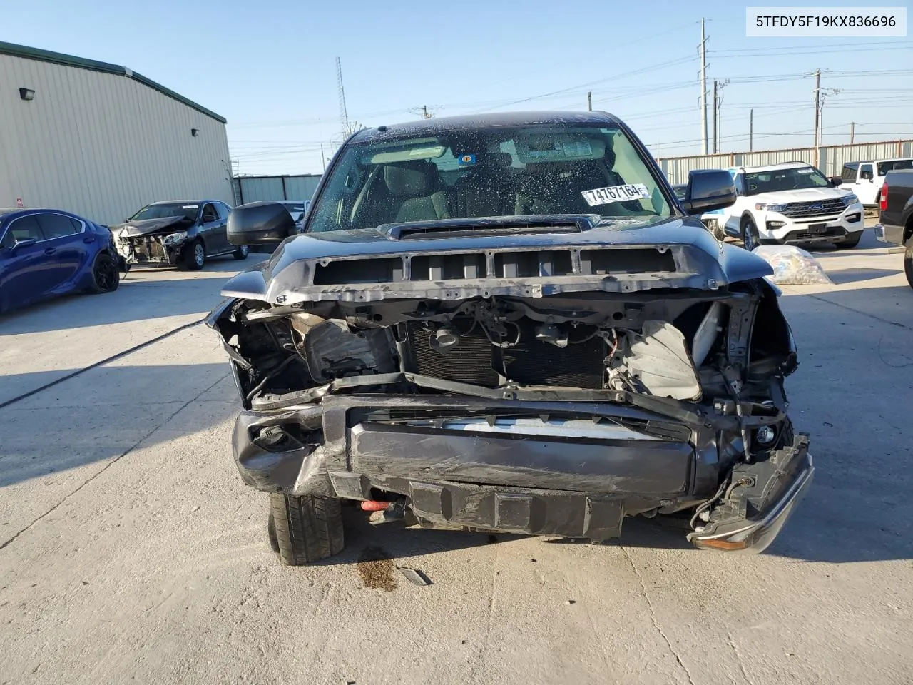 5TFDY5F19KX836696 2019 Toyota Tundra Crewmax Sr5