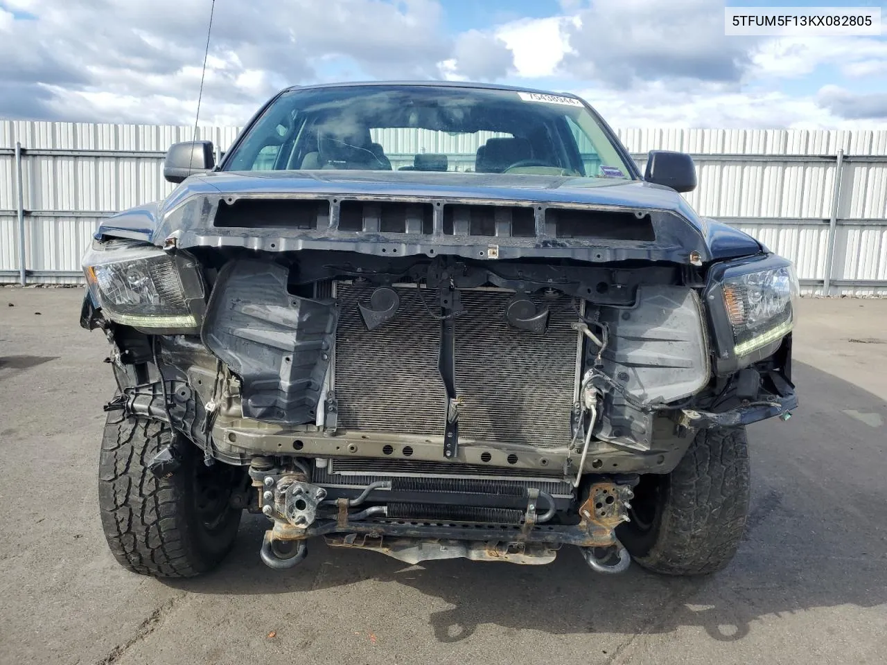 5TFUM5F13KX082805 2019 Toyota Tundra Double Cab Sr