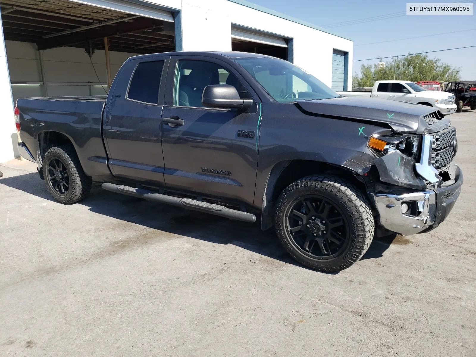 5TFUY5F17MX960095 2021 Toyota Tundra Double Cab Sr