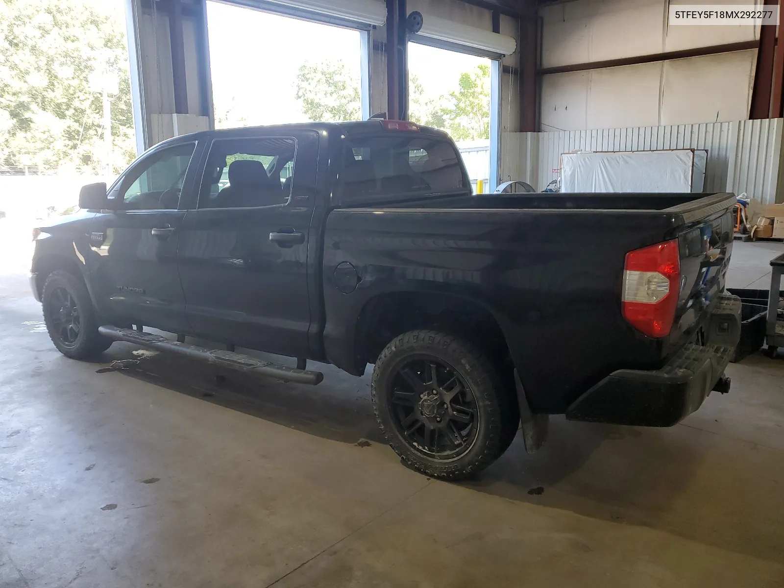 2021 Toyota Tundra Crewmax Sr5 VIN: 5TFEY5F18MX292277 Lot: 68133774