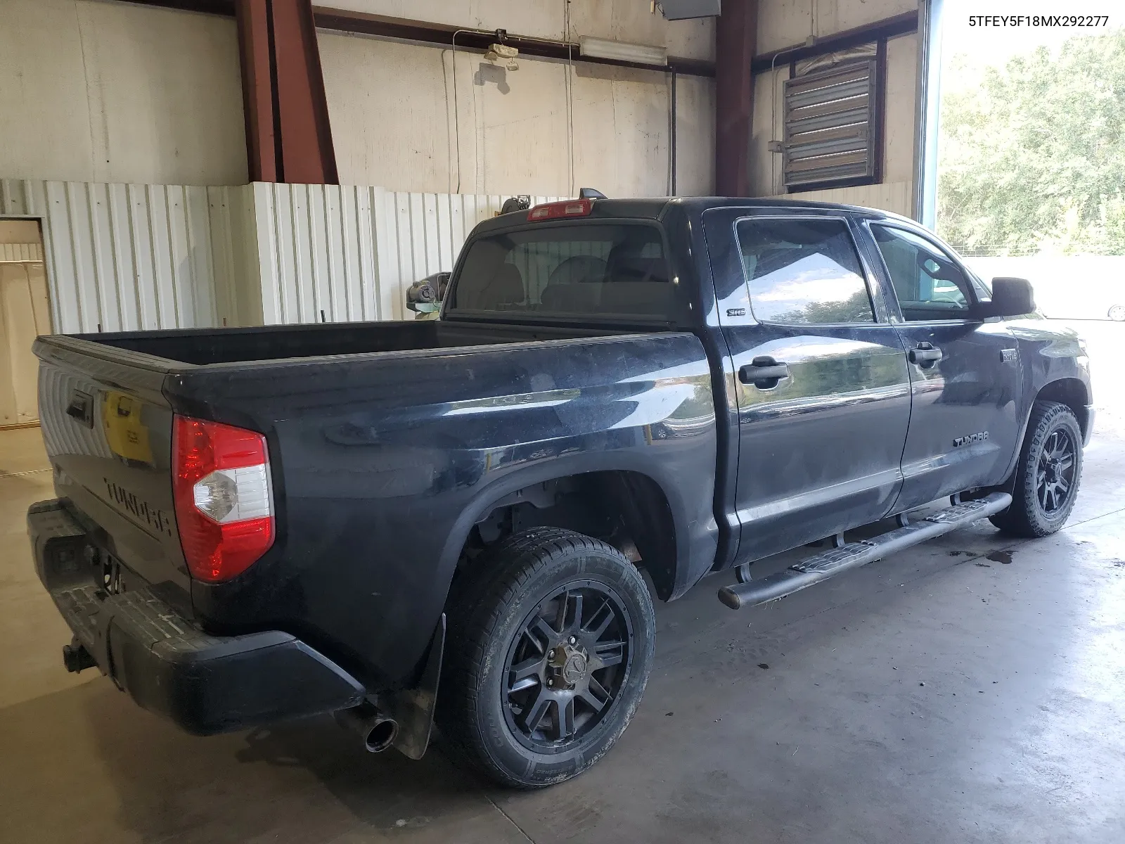 2021 Toyota Tundra Crewmax Sr5 VIN: 5TFEY5F18MX292277 Lot: 68133774