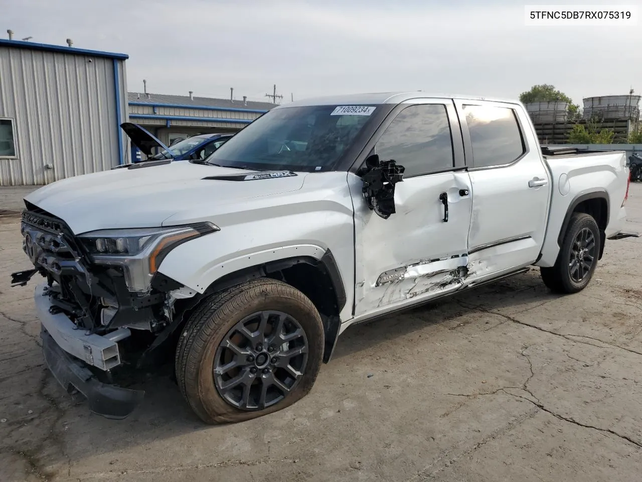 2024 Toyota Tundra Crewmax Platinum VIN: 5TFNC5DB7RX075319 Lot: 71009234