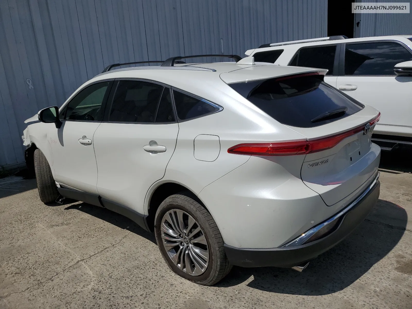 2022 Toyota Venza Le VIN: JTEAAAAH7NJ099621 Lot: 61415864