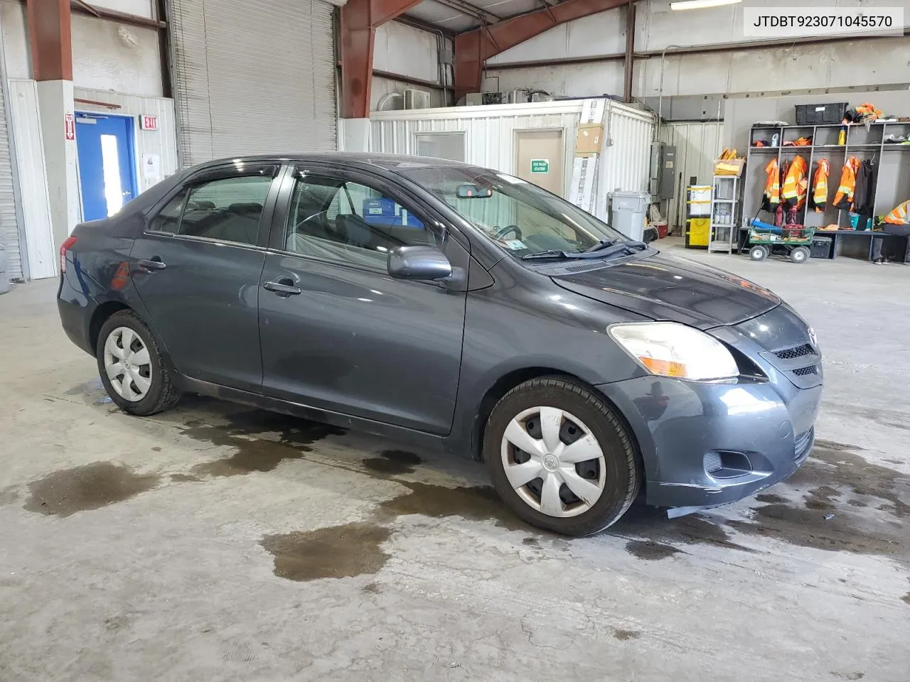 2007 Toyota Yaris VIN: JTDBT923071045570 Lot: 70924594