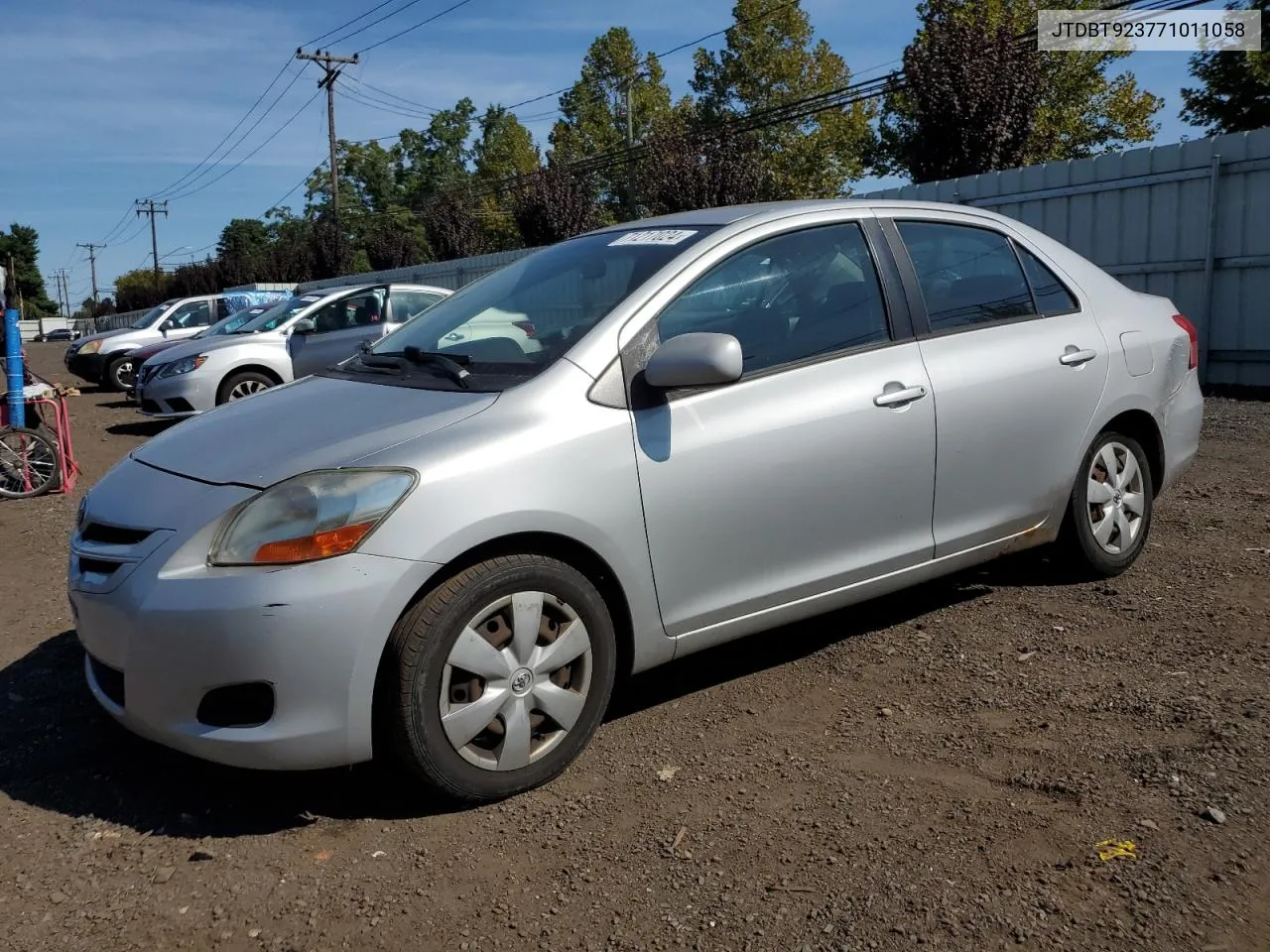 2007 Toyota Yaris VIN: JTDBT923771011058 Lot: 71217024