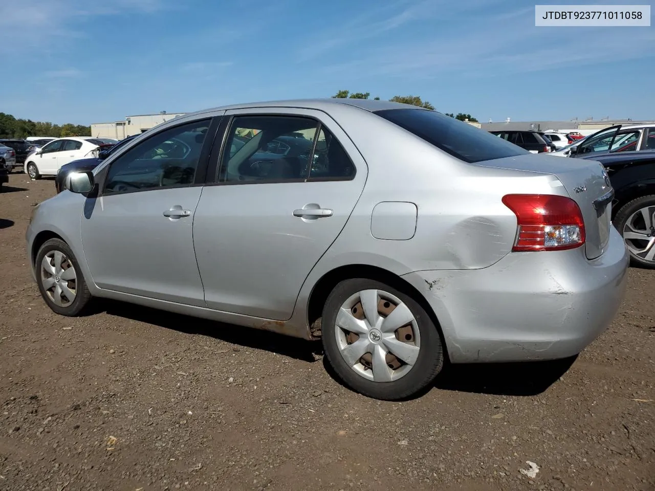 2007 Toyota Yaris VIN: JTDBT923771011058 Lot: 71217024