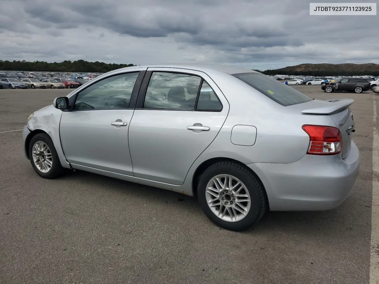 2007 Toyota Yaris VIN: JTDBT923771123925 Lot: 71241444