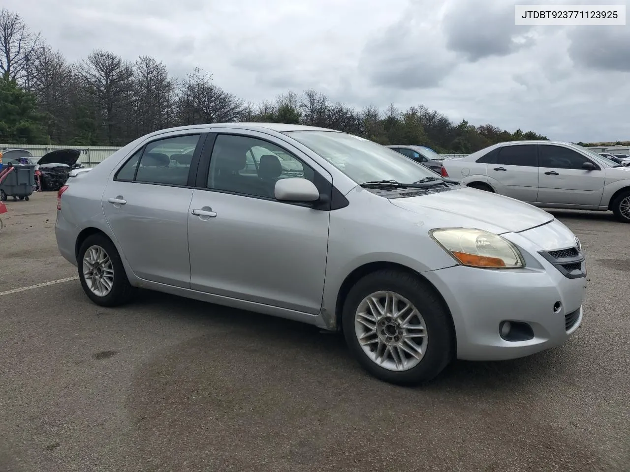 2007 Toyota Yaris VIN: JTDBT923771123925 Lot: 71241444