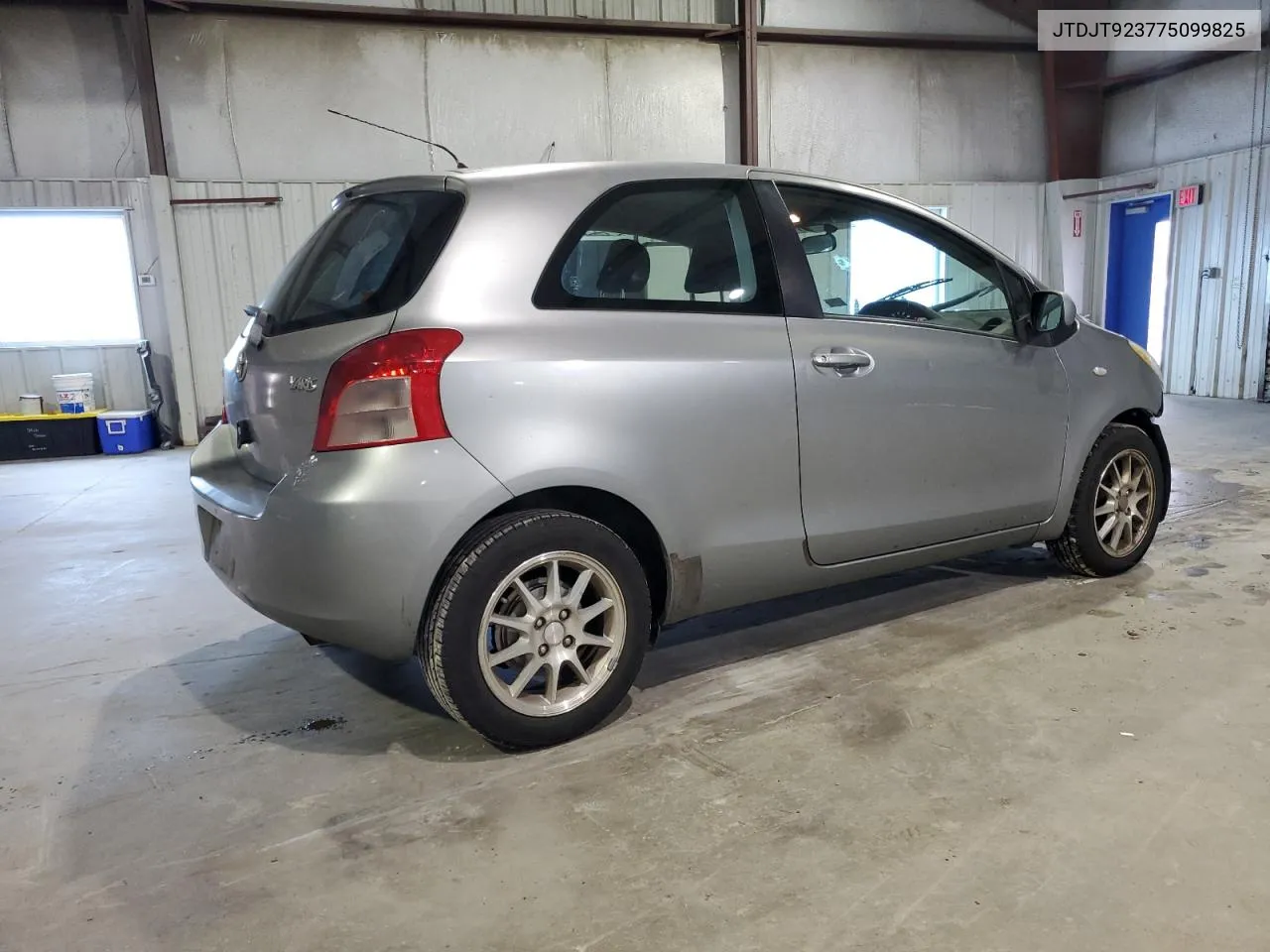 2007 Toyota Yaris VIN: JTDJT923775099825 Lot: 75570374