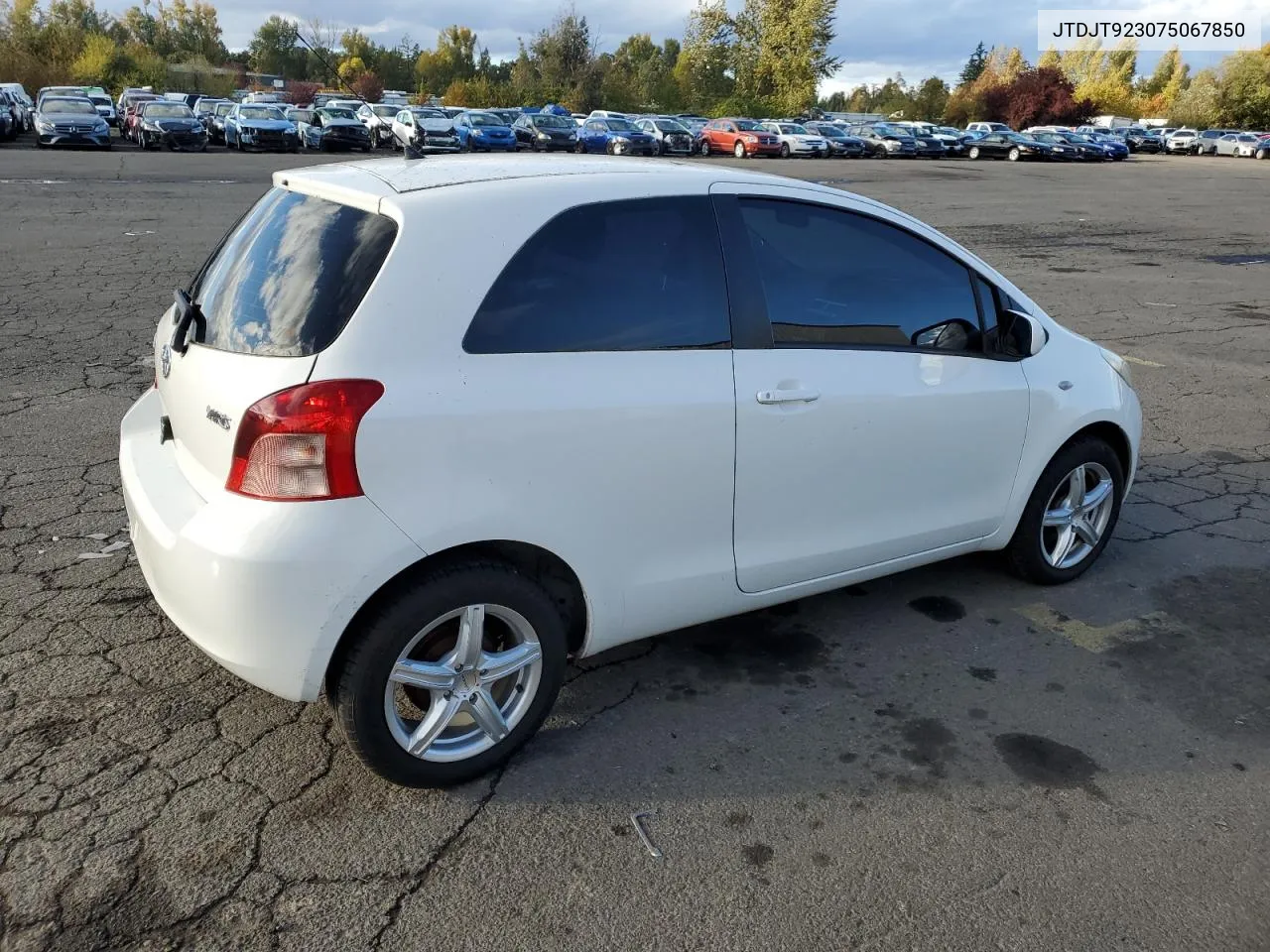 2007 Toyota Yaris VIN: JTDJT923075067850 Lot: 77232044