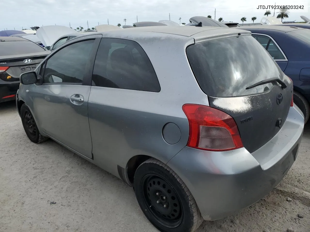 2008 Toyota Yaris VIN: JTDJT923X85203242 Lot: 76790374