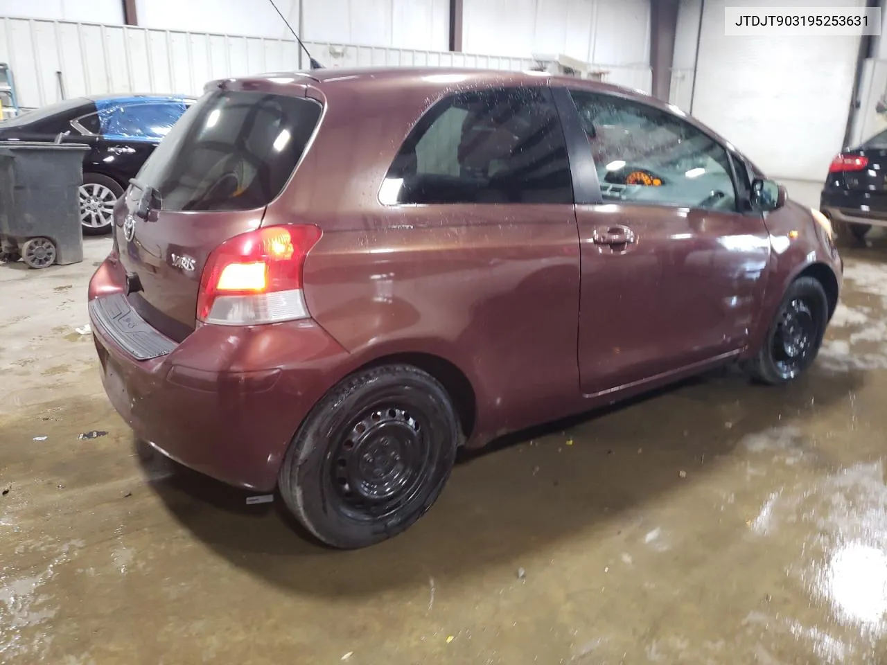 2009 Toyota Yaris VIN: JTDJT903195253631 Lot: 70712164