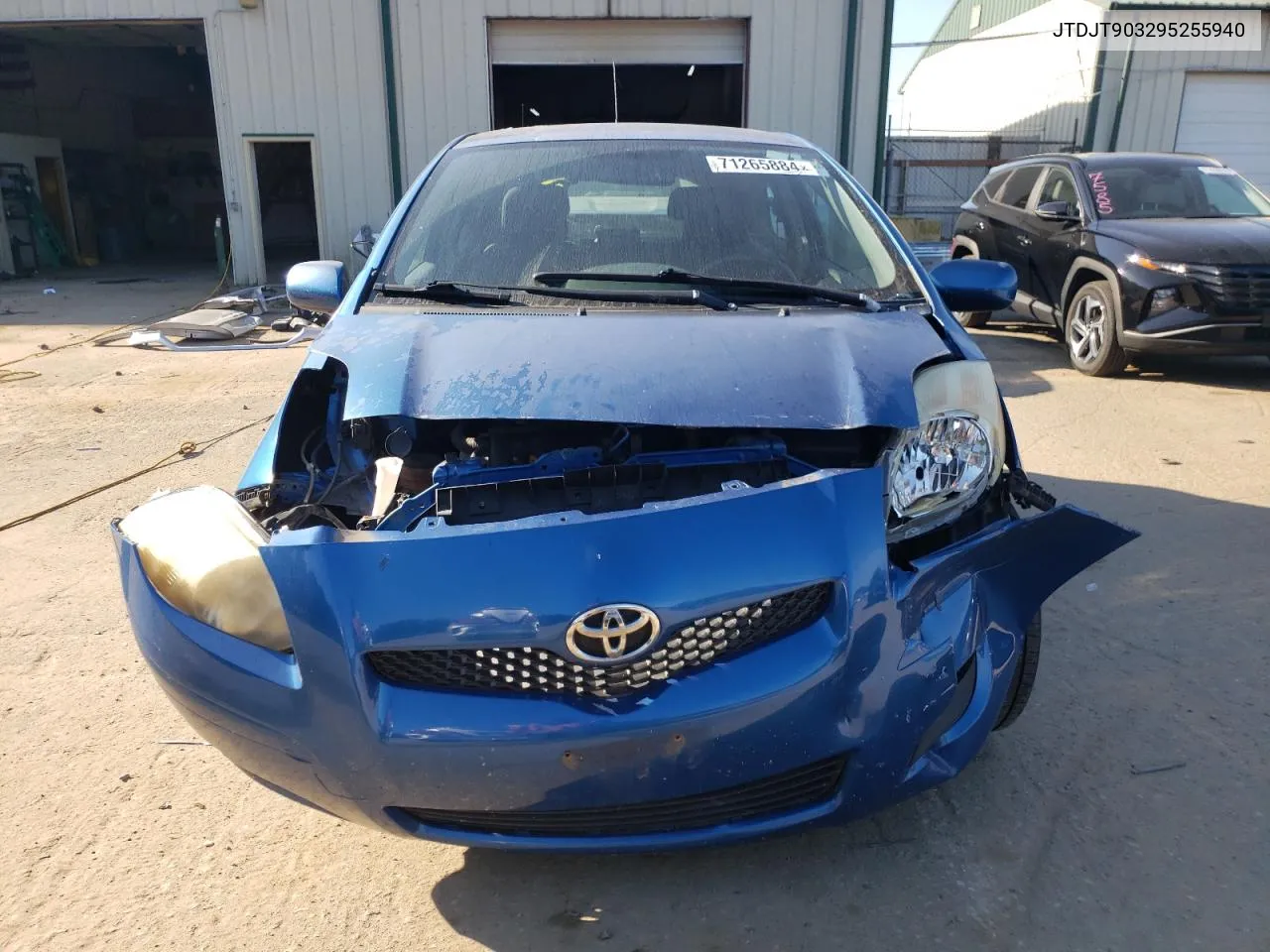 2009 Toyota Yaris VIN: JTDJT903295255940 Lot: 71265884