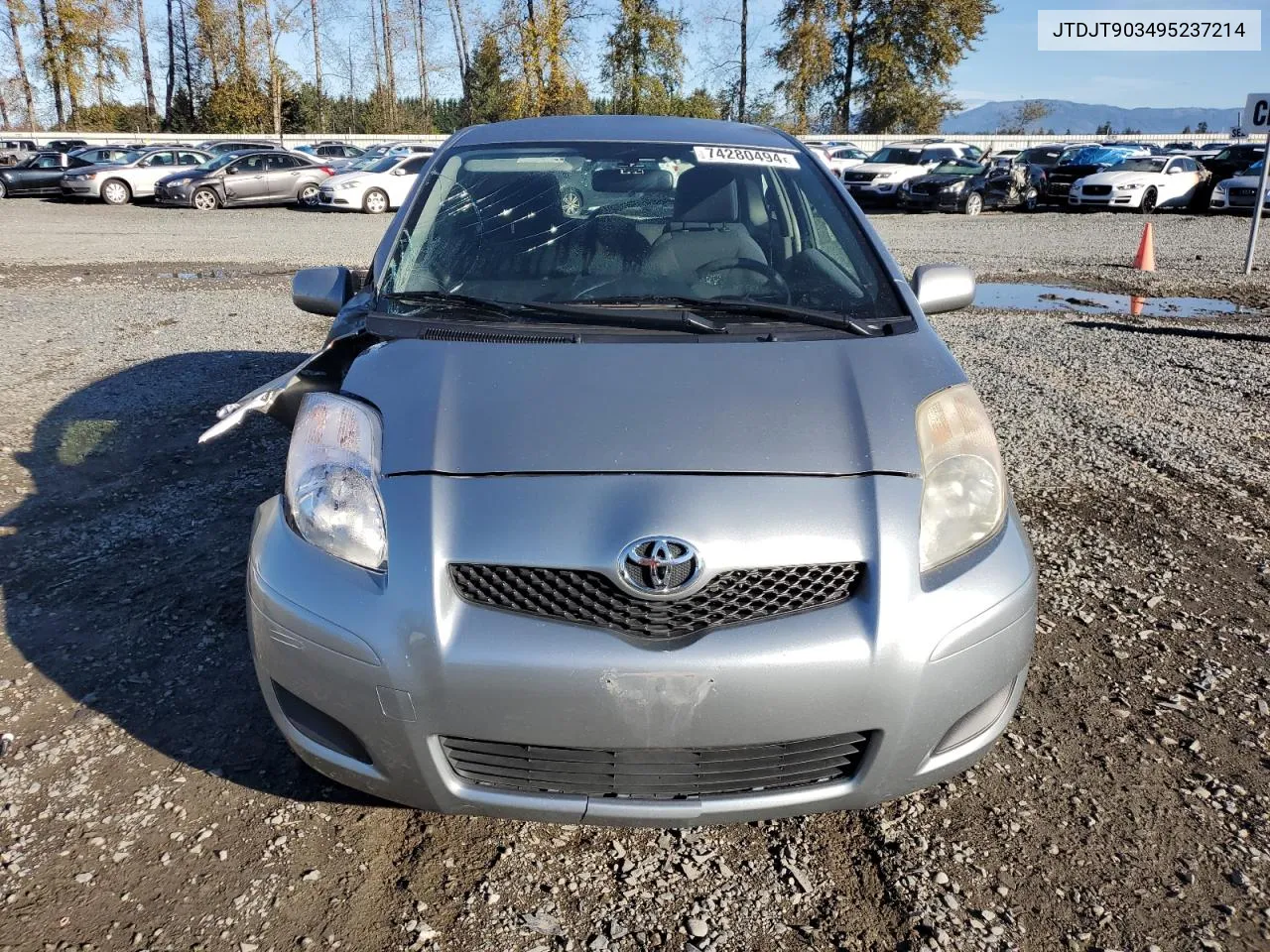 2009 Toyota Yaris VIN: JTDJT903495237214 Lot: 74280494