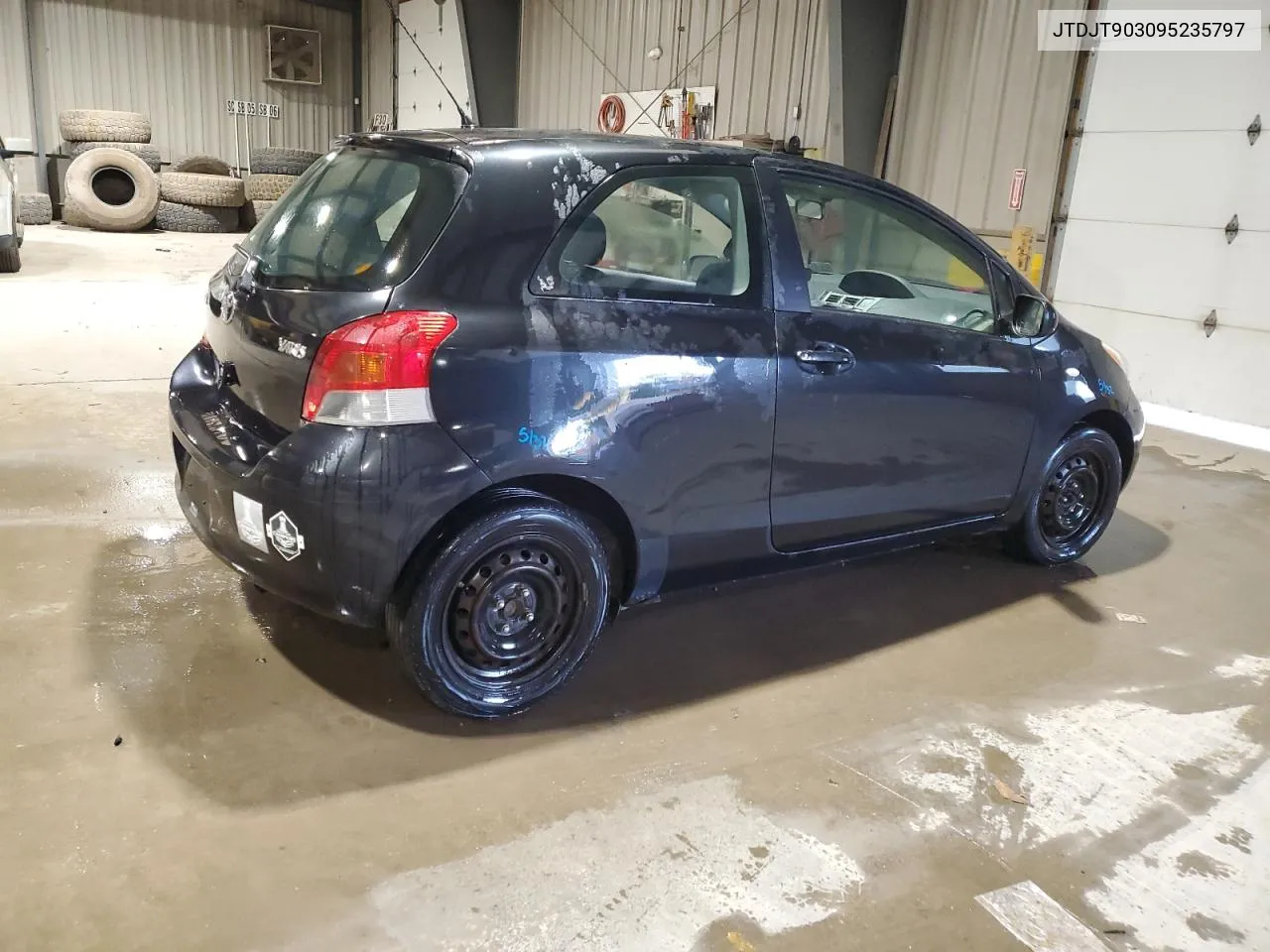 2009 Toyota Yaris VIN: JTDJT903095235797 Lot: 76673794