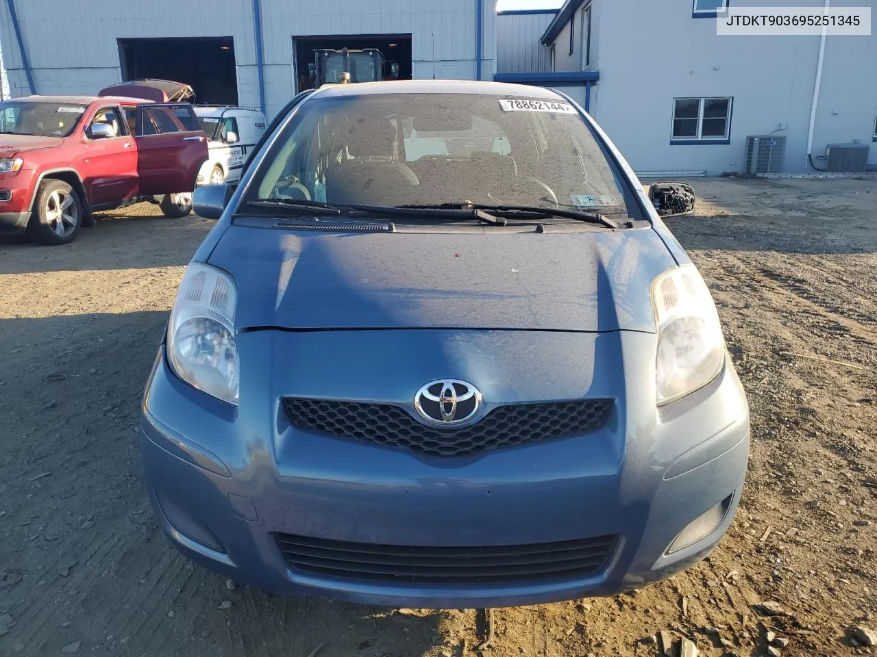 2009 Toyota Yaris VIN: JTDKT903695251345 Lot: 78862144