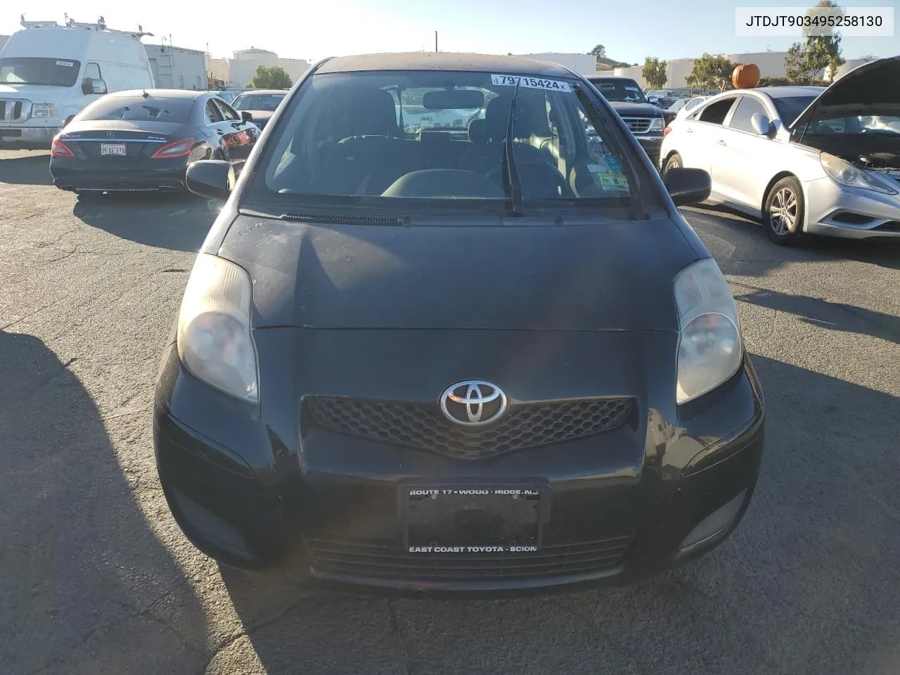 2009 Toyota Yaris VIN: JTDJT903495258130 Lot: 79715424