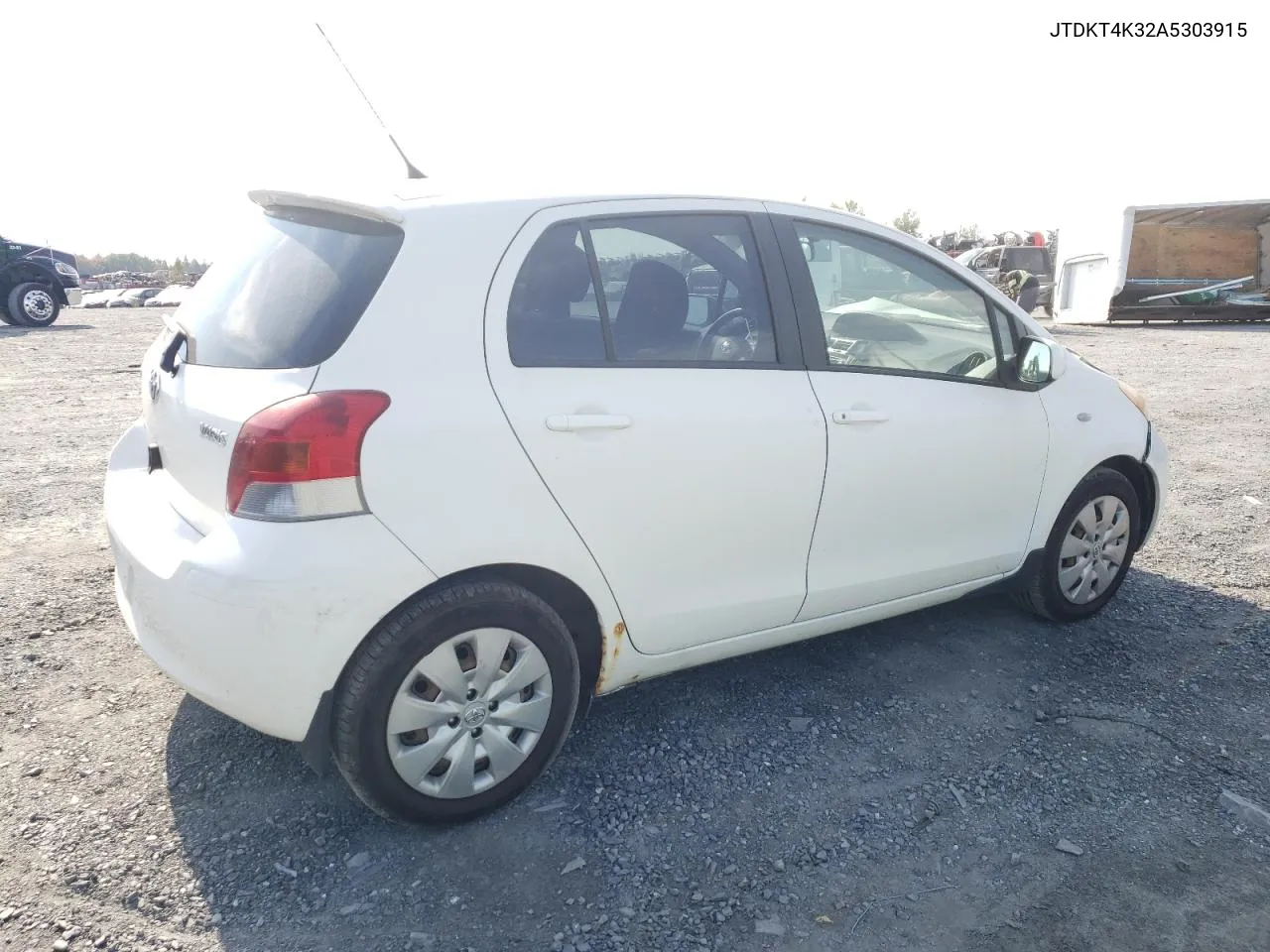 JTDKT4K32A5303915 2010 Toyota Yaris