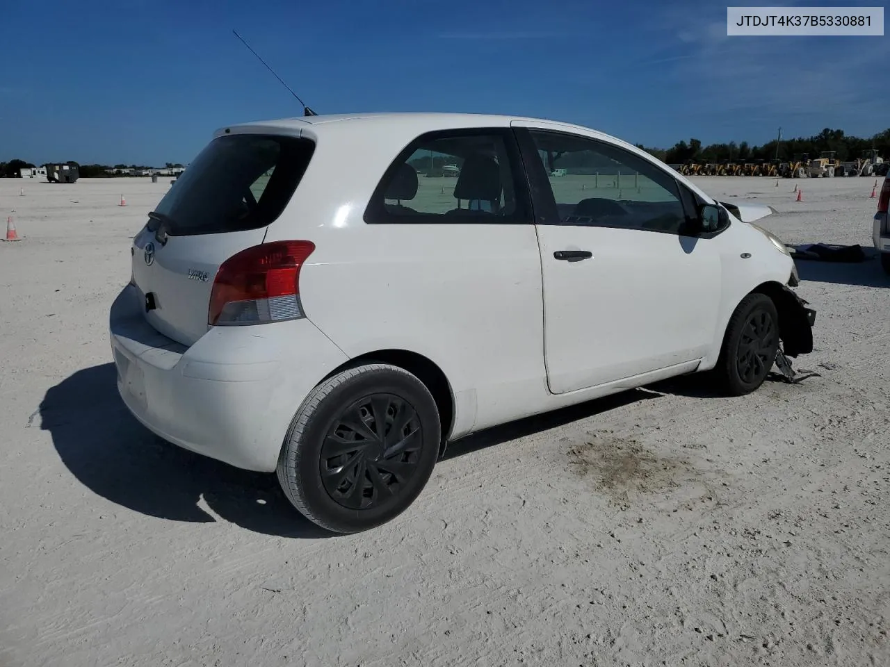 2011 Toyota Yaris VIN: JTDJT4K37B5330881 Lot: 74593524