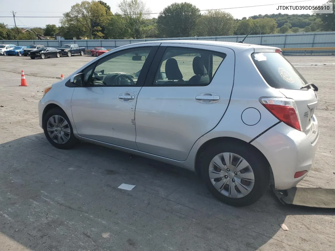 JTDKTUD39DD565910 2013 Toyota Yaris