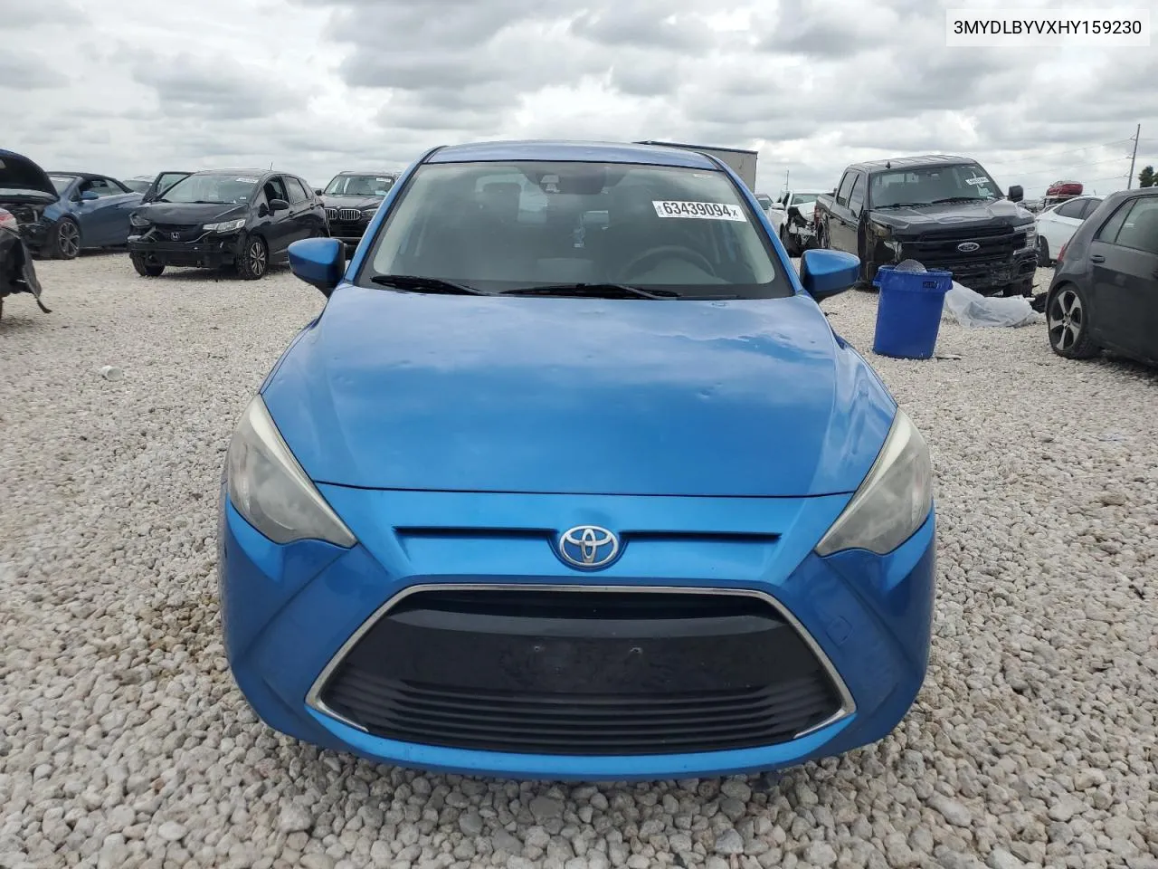 3MYDLBYVXHY159230 2017 Toyota Yaris Ia