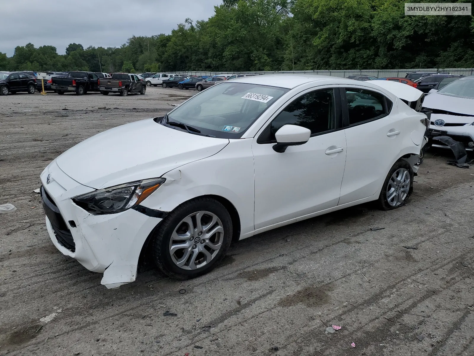 3MYDLBYV2HY182341 2017 Toyota Yaris Ia