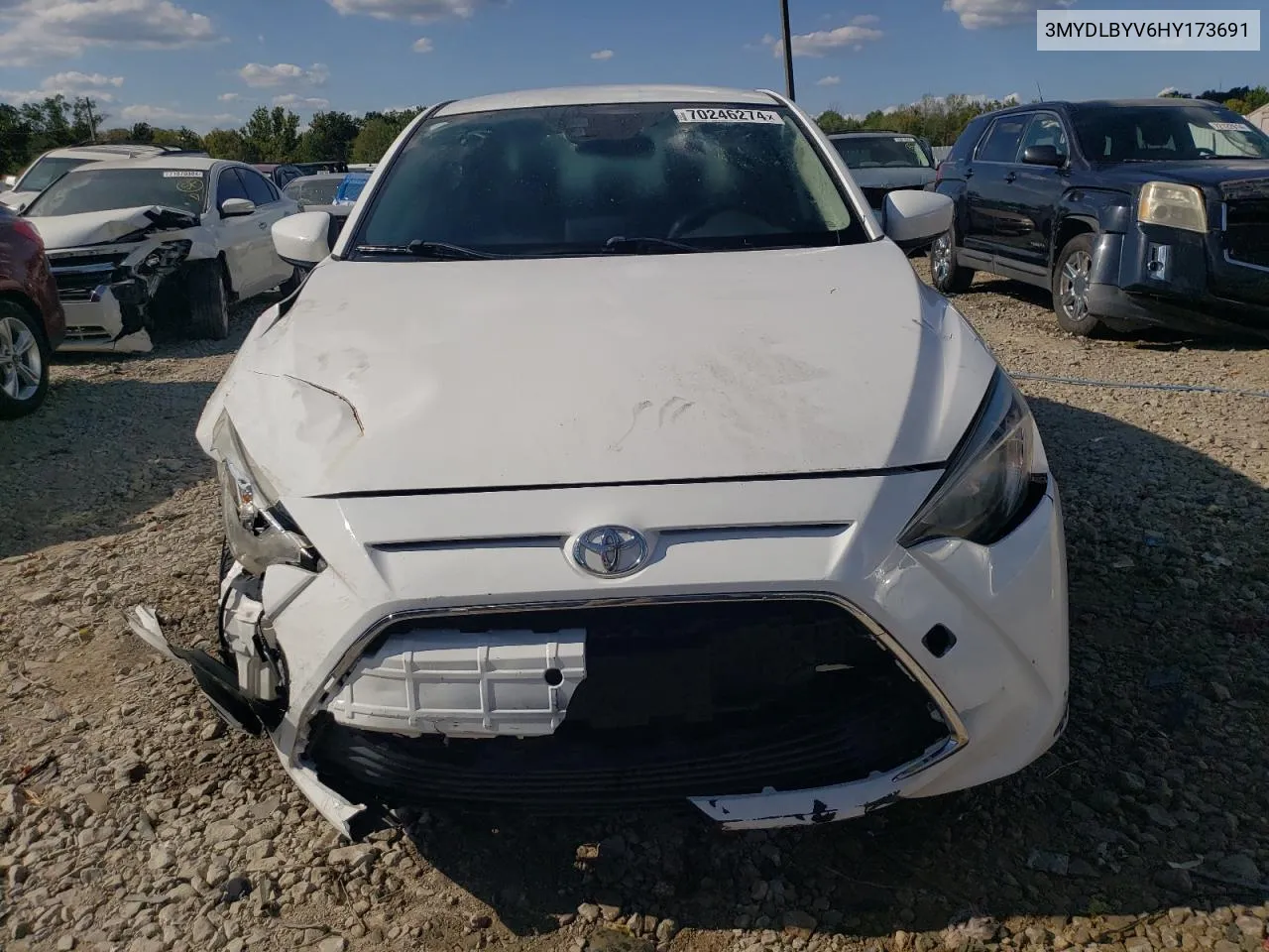 3MYDLBYV6HY173691 2017 Toyota Yaris Ia