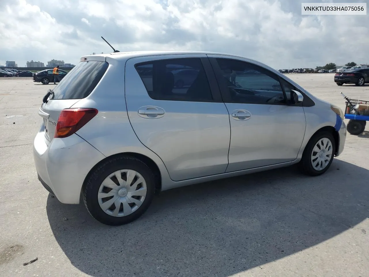 VNKKTUD33HA075056 2017 Toyota Yaris L