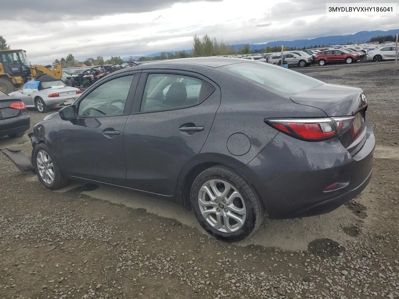 3MYDLBYVXHY186041 2017 Toyota Yaris Ia